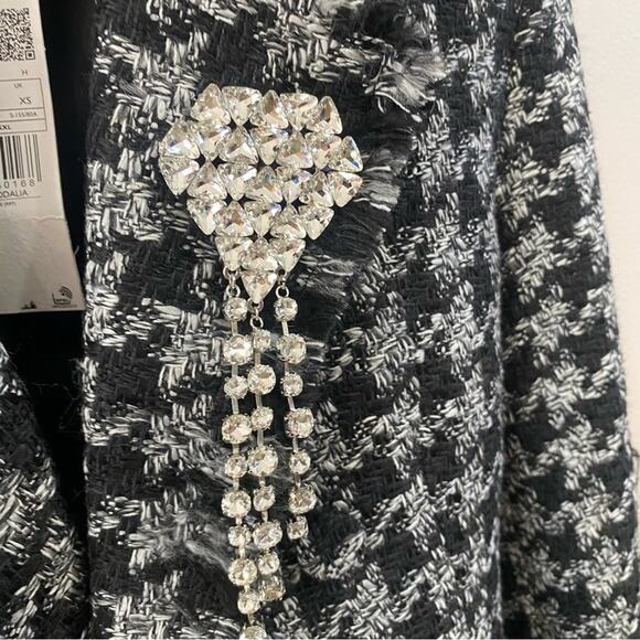 Mango Americana Twee Academia Houndstooth With Brooch Tweed Jacket and Skirt - Picture 6 of 14